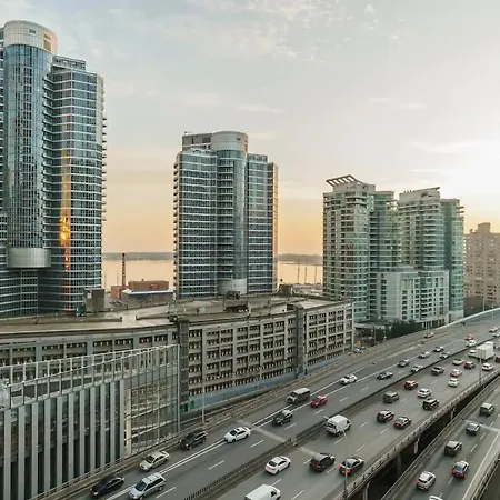 Luxury 2-Bedroom Condo Parking, View Of Cn Tower